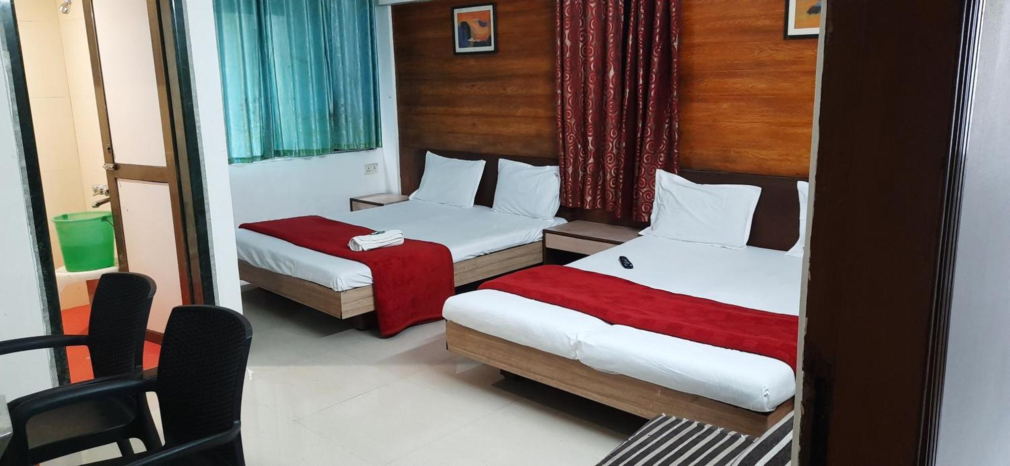 Hotel S K Palace Mahabaleshwar Room photo